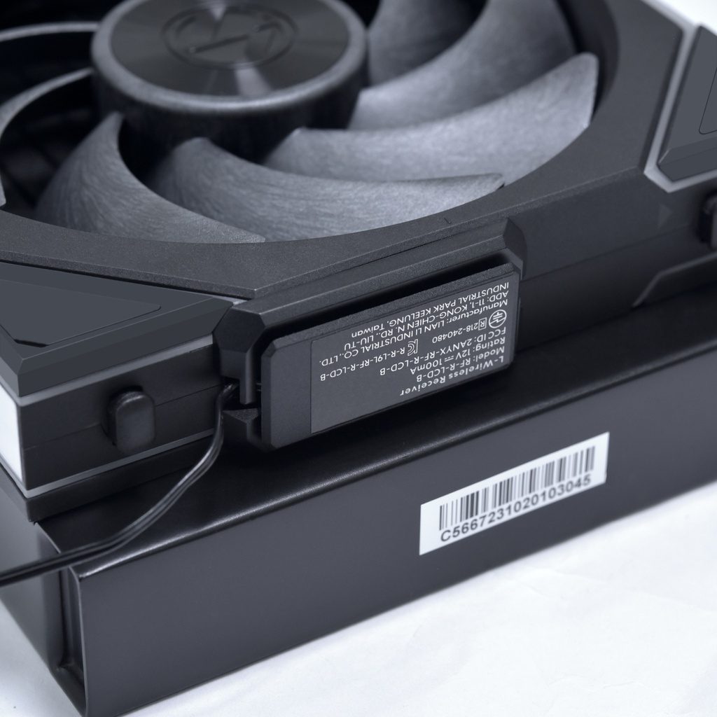 Lian Li Galahad II LCD 280mm TL Wireless RGB AIO vatnskæling, svört - image 17 [7d1e8df071]