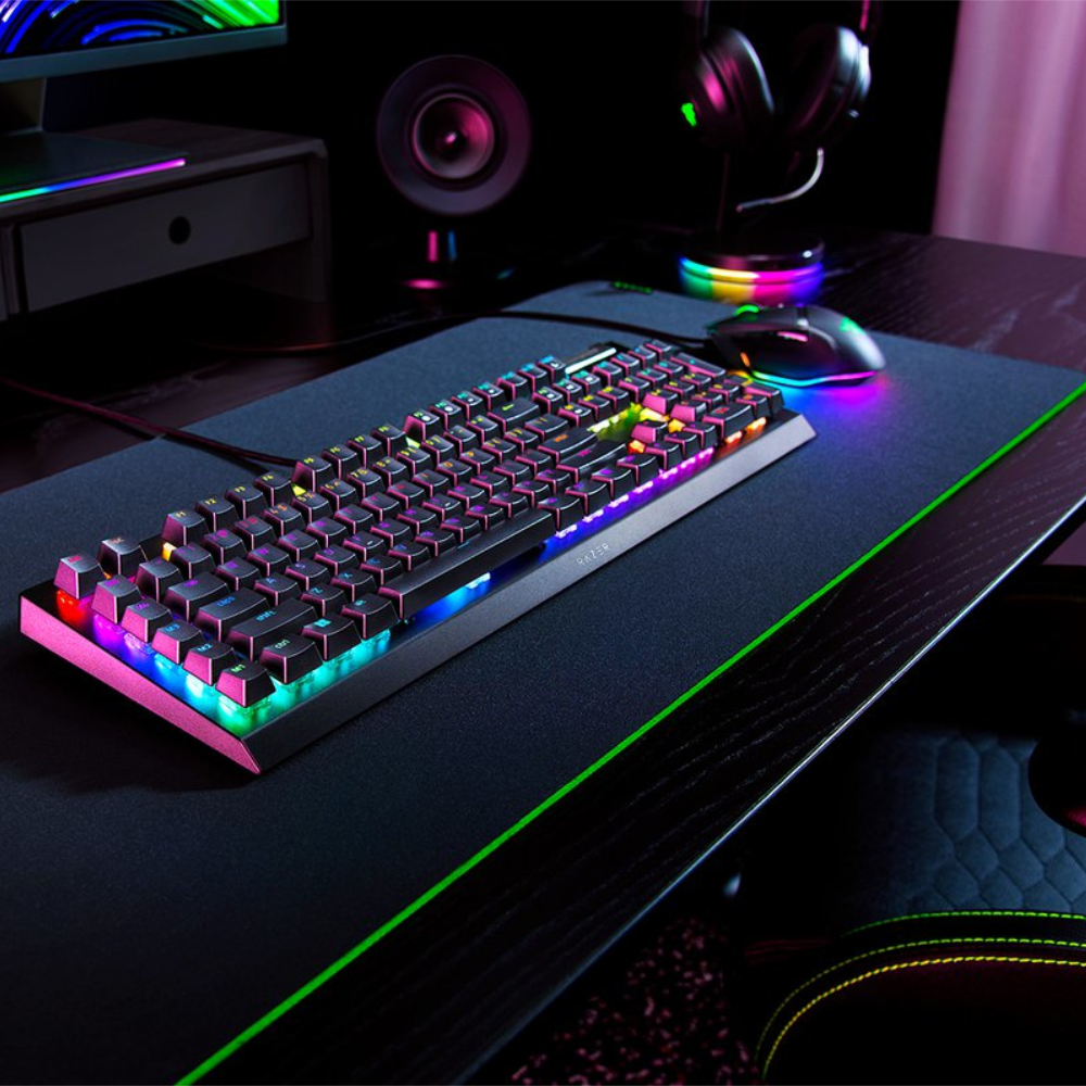 Razer BlackWidow V4 X RGB leikjalyklaborð, Grænir svissar, Nordic, Svart - image 7 [f89254bf2d]