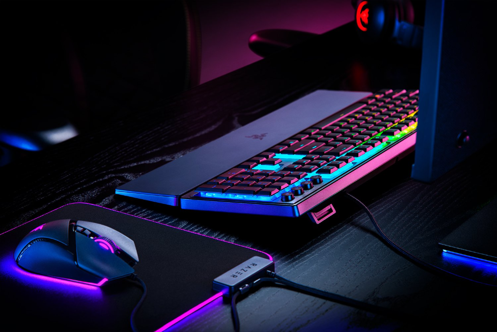 Razer Ornata V3 TKL RGB leikjalyklaborð, lyklaborðsrenning, Mecha-Membrane, Nordic, Svart - image 17 [0d9397342e]