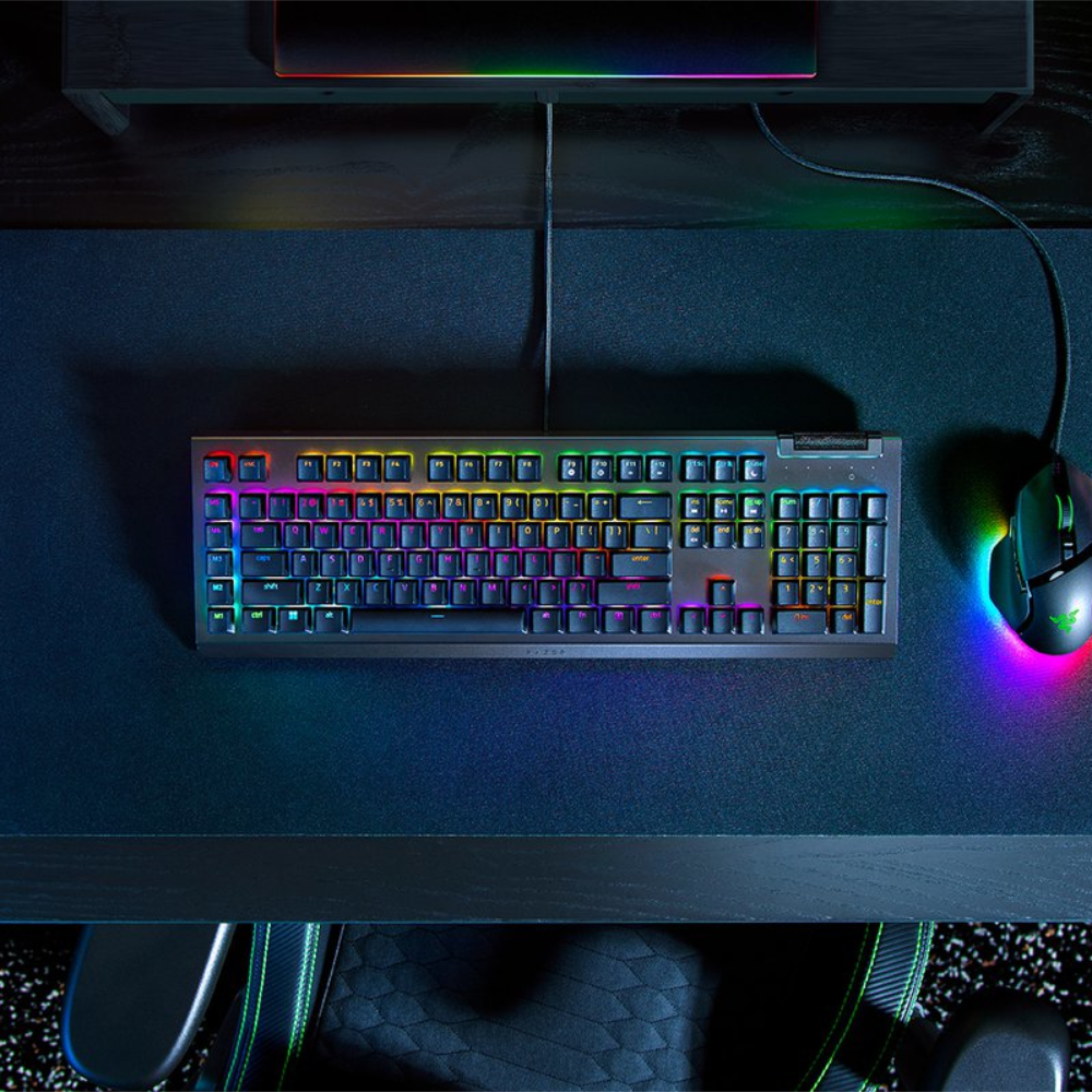 Razer BlackWidow V4 X RGB leikjalyklaborð, Grænir svissar, Nordic, Svart - image 6 [1d0a18fa65]
