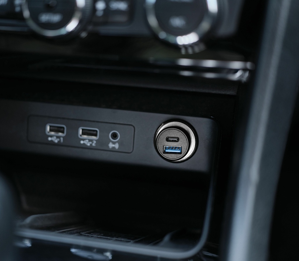 38W Trust Maxo Low-Profile 1x USB-C, 1x USB-A PD hleðslutæki í bíl, svart - image 11 [c38b31b7d2]
